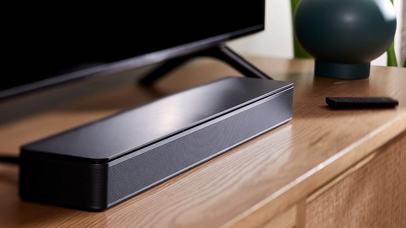 Barre de son Bose TV speaker sur un meuble TV